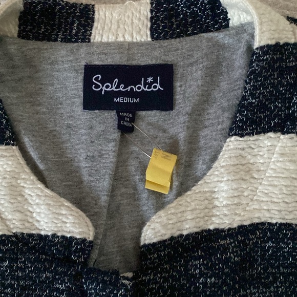 Splendid navy/cream wide strip, textured short blazer! Zip closure Size Medium - Picture 9 of 17